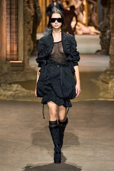 Look 4